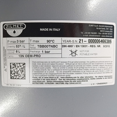 Расширительный бак 8л резьба 3/8" с крепежом (для Ferroili) Zilmet Италия